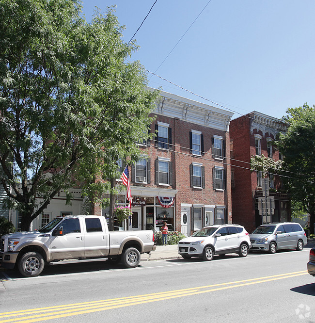 Building Photo - 334 Main St