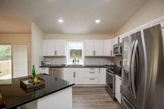 Building Photo - 810 Clearfield Ln