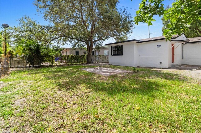 Building Photo - 1325 NW 51st St