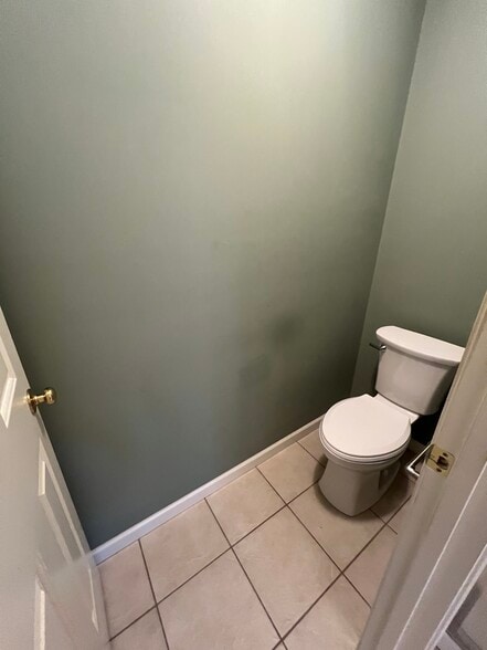 Building Photo - 2898 Andover Cir