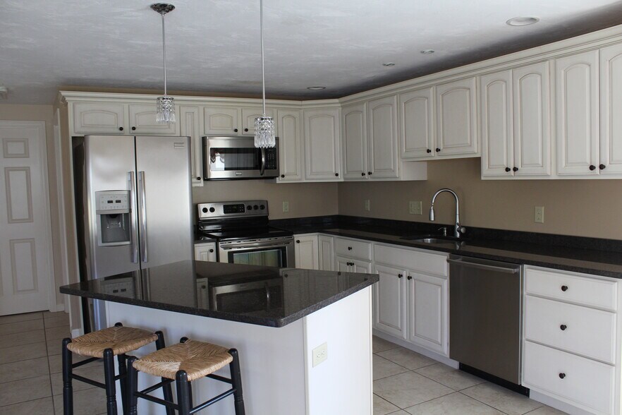 Kitchen - 11B Abigail Dr