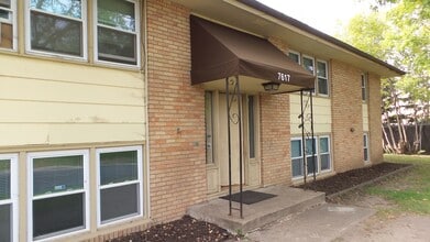 Building Photo - 2-Bed 1-Bath Unit Available Now in Brooklyn Park!