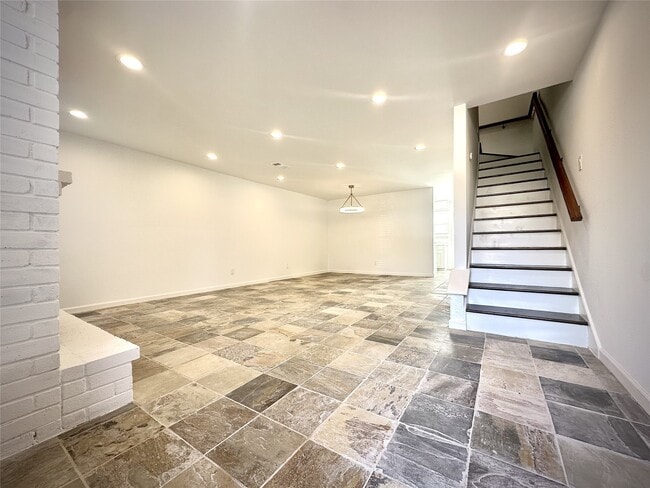 Building Photo - 14771 Perthshire Rd