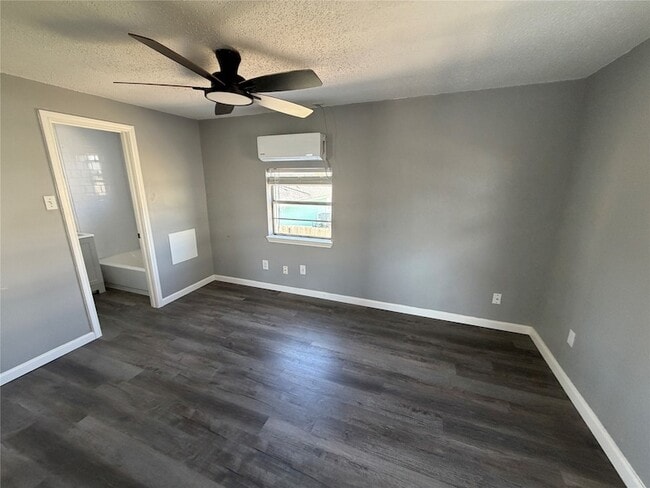 Building Photo - 5616 Avenue R