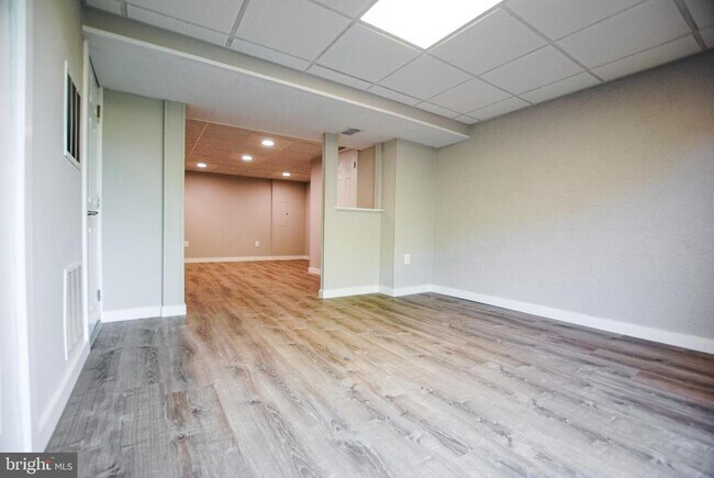 Building Photo - 8512 Hydra Ln