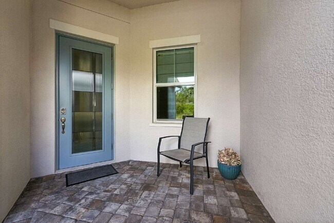 Building Photo - AZURE AT HACIENDA LAKES - 2 bedroom spacious valla