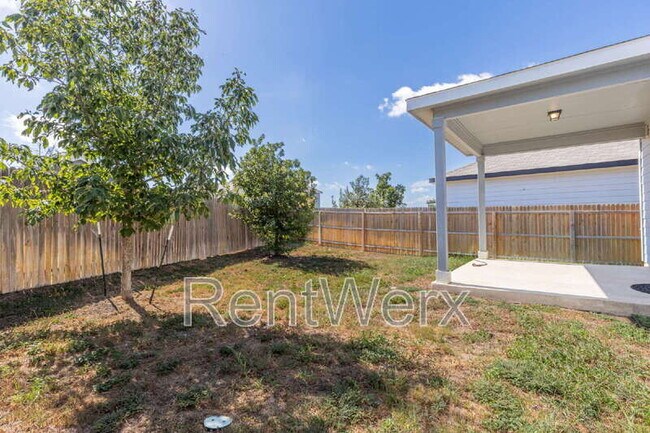 Building Photo - 10110 Jardin Verde