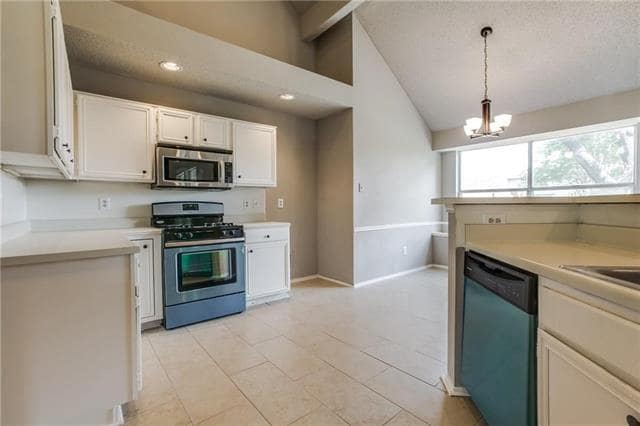 Building Photo - 811 Fall Dr