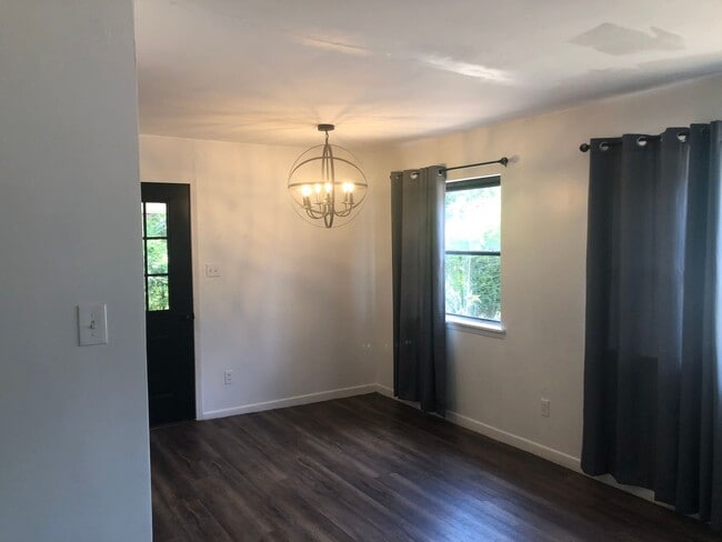 Building Photo - Cute 3 Bedroom House in Longview ISD