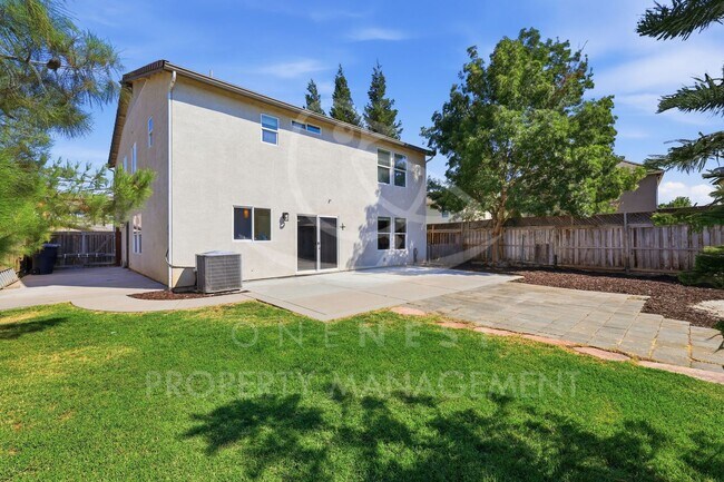 Building Photo - 2708 Woodfield Way