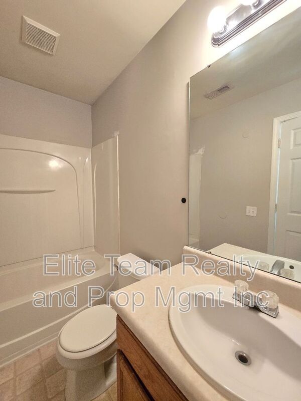 Building Photo - 5320 Peach Pl Ln