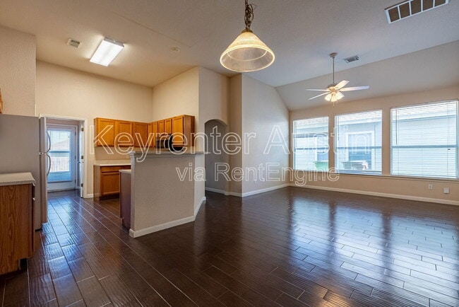 Building Photo - 2822 Southampton Way