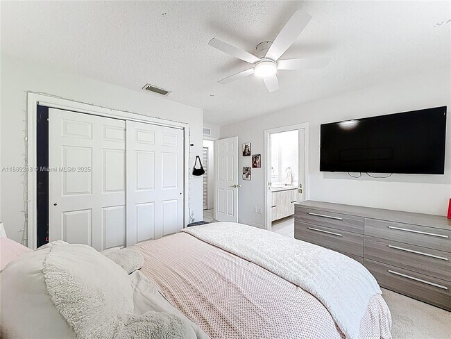 Building Photo - 10462 SW 121st St