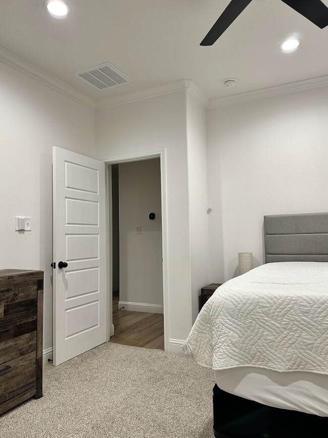 Building Photo - Custom built home in West Lubbock