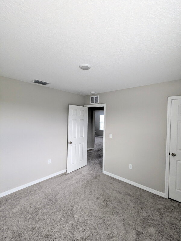Building Photo - 13089 Oak Hill Way