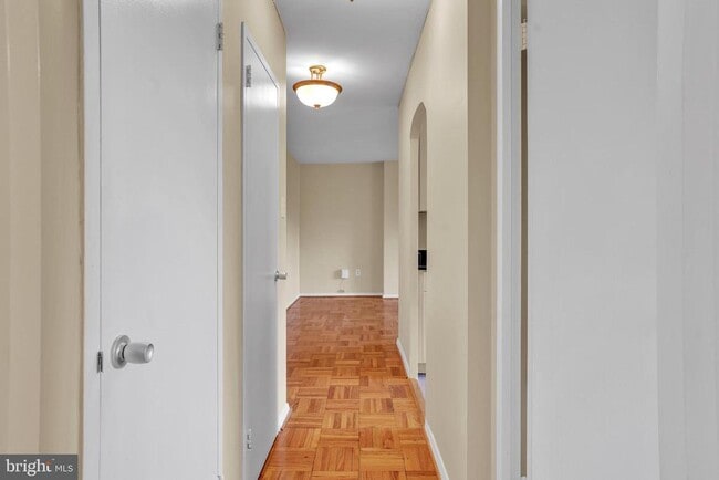 Building Photo - 4000 Tunlaw Rd NW