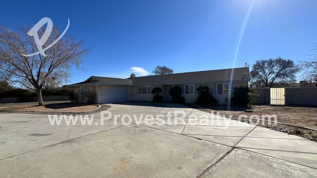 Building Photo - 14711 Manzano Rd