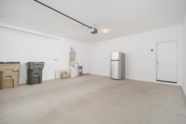 Building Photo - 14844 S 179th Ave