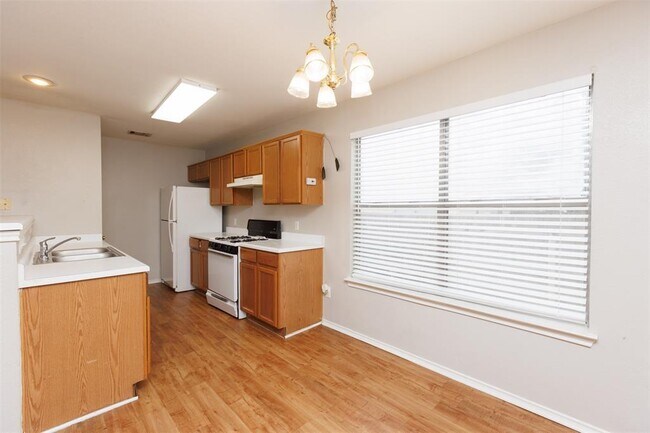Building Photo - 1029 Christopher Ave