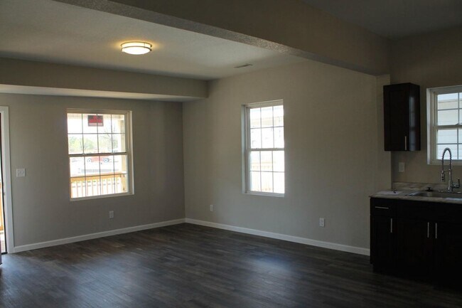 Building Photo - Modern Elegance Meets Comfort – Fully Remodeled 4BR/2BA Dream Home!