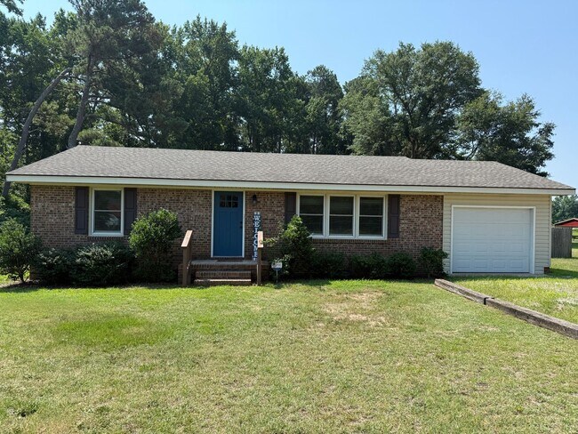 Building Photo - Tranquil 3 Bed 2 Bath Home in Raeford