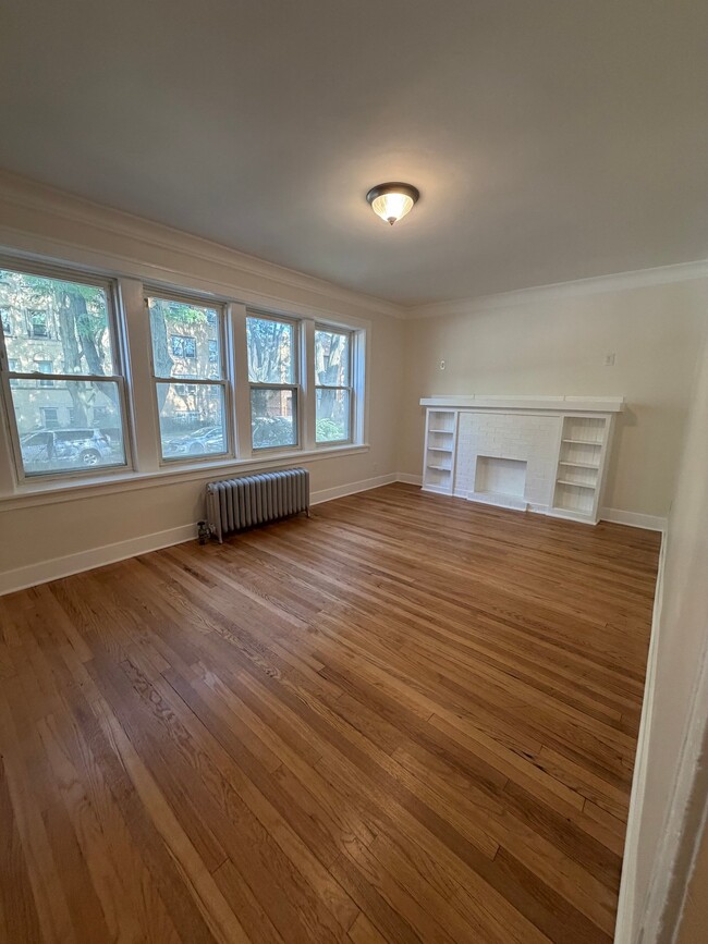 Building Photo - 4154 N Mozart St