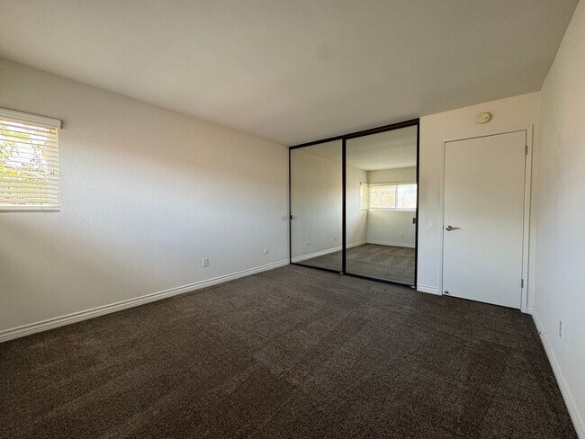 Building Photo - 4925 Regla Ct