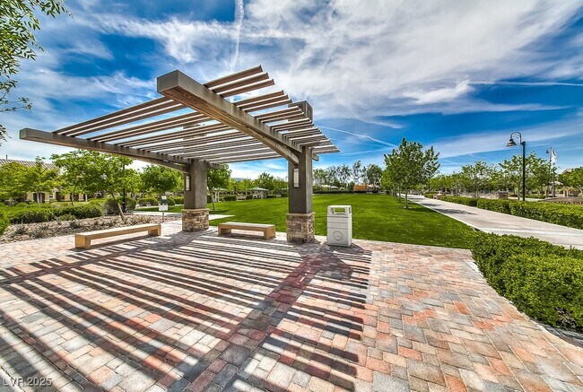 Building Photo - 2861 Rolling Brook Pl