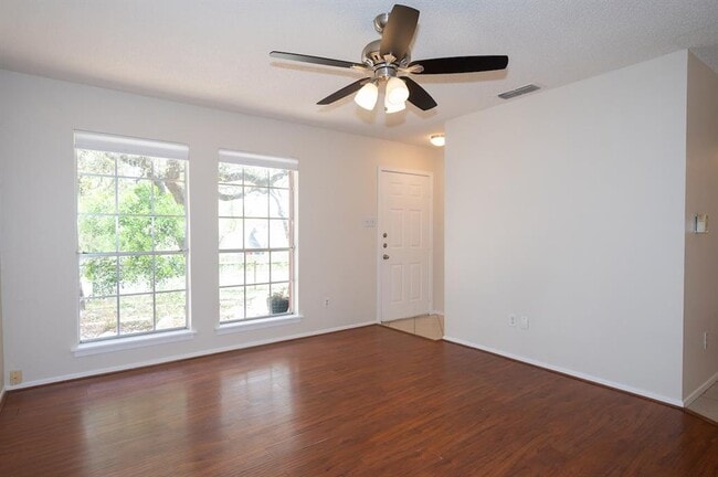 Building Photo - 8202 Longview Rd