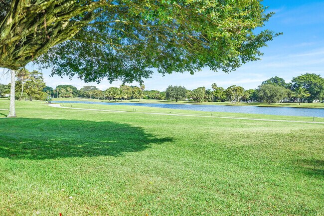 Building Photo - 804 Cypress Blvd