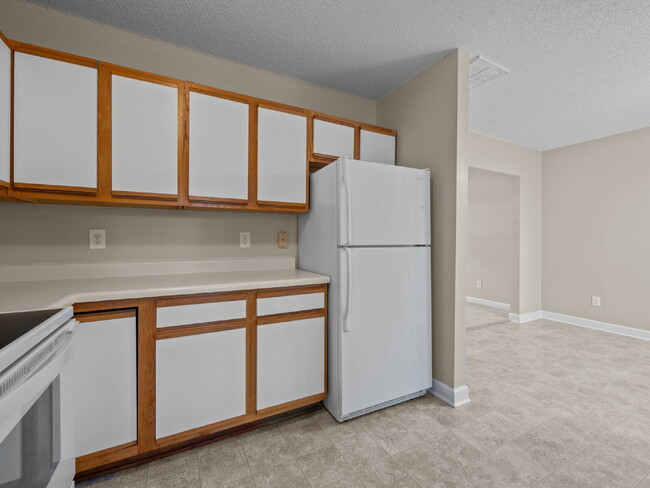 Building Photo - Available Now! 2 Bedroom, 2.5 BathTownhome...
