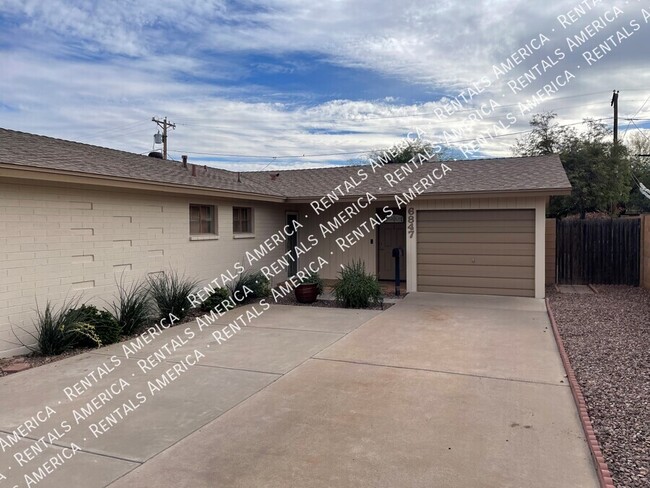 Building Photo - **COMING SOON** Beautiful 3 bed/2 bath hom...