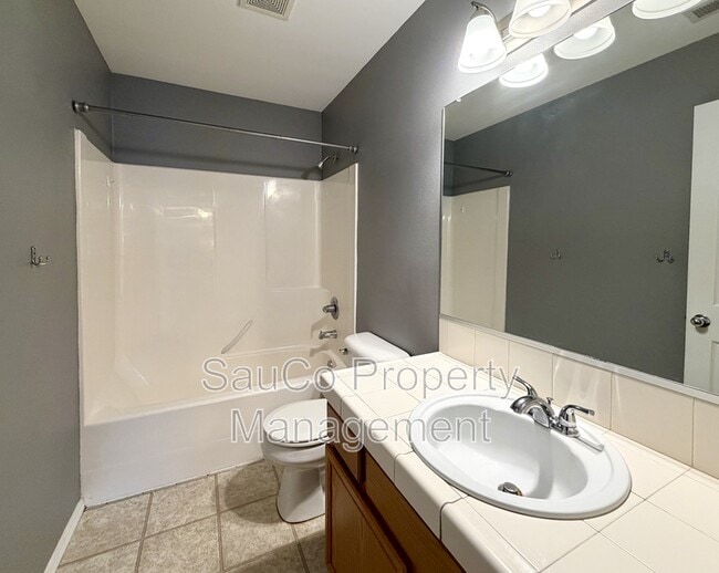 Building Photo - 4299 SE Averi Ct