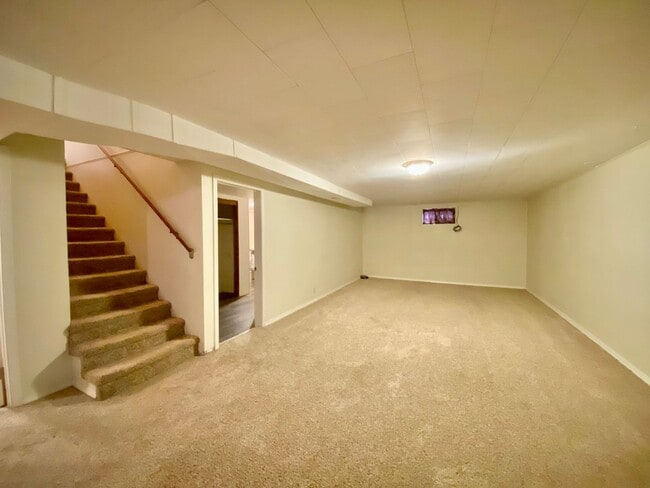 Building Photo - Space to Spare, Style to Love
