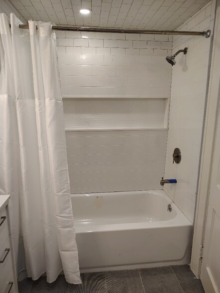 Building Photo - 170 Yantic Rd