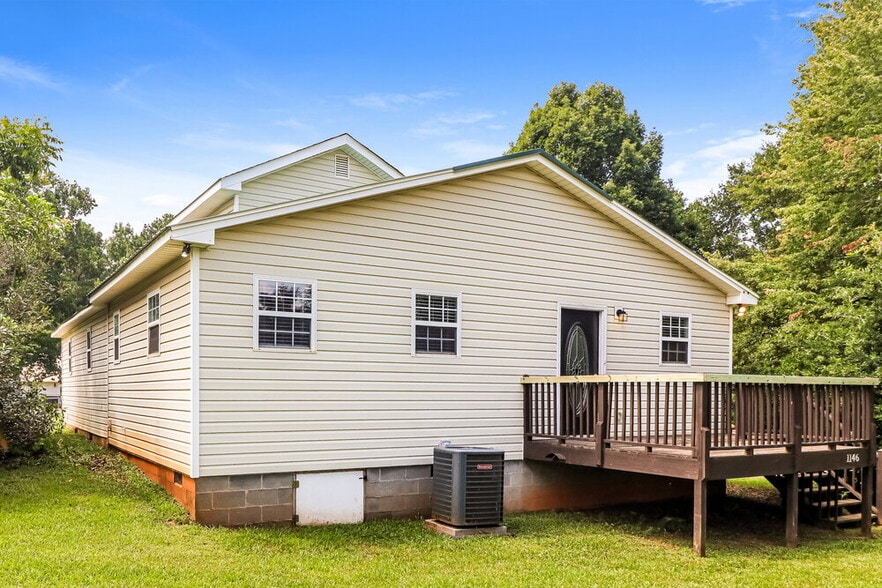 Building Photo - 1146 Little Vine Church Rd
