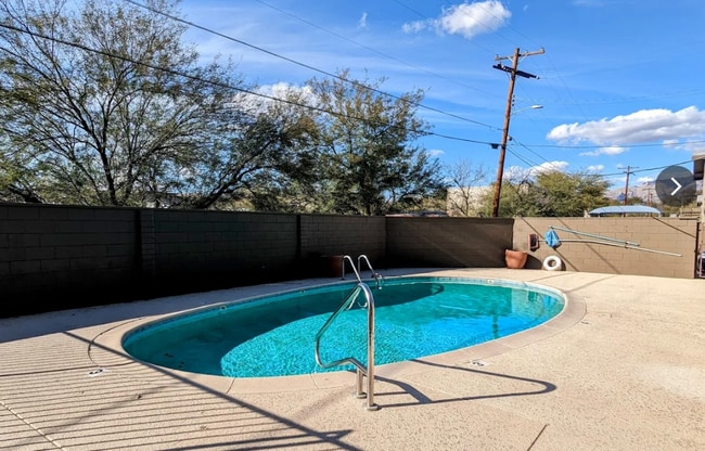 Building Photo - 2821 N Columbus Blvd