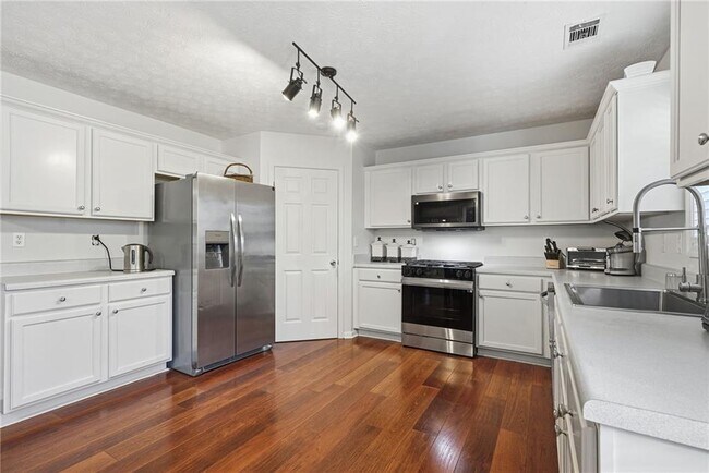 Building Photo - 3592 Kittery Dr SW