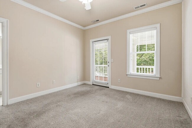 Building Photo - 7815 ACC Blvd