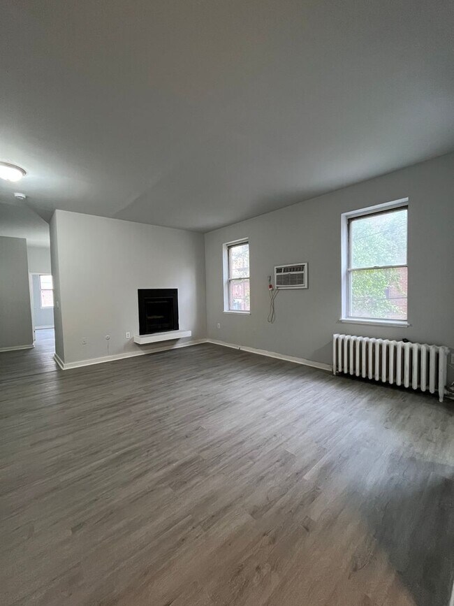 Building Photo - 438 Gaskill St