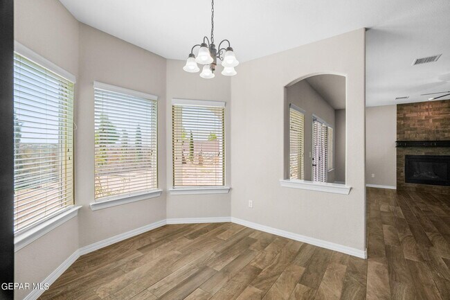 Building Photo - 7877 Enchanted View Dr