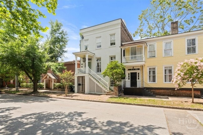 Building Photo - 205 W Huntingdon St