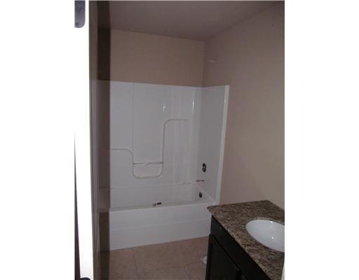 Building Photo - 1000 Kensington Dr