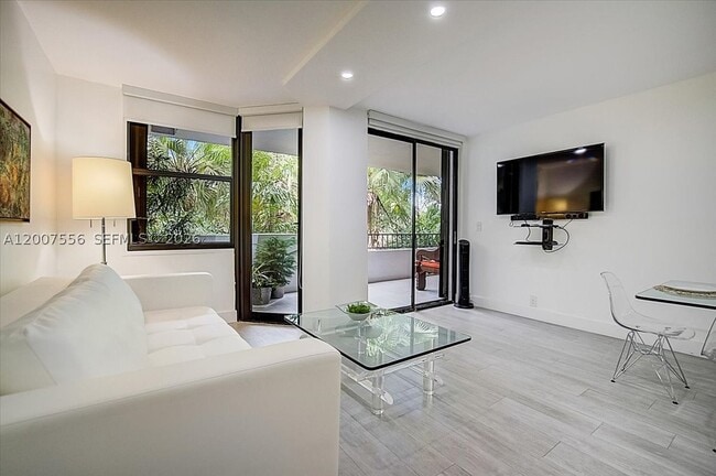 Building Photo - 276 Crandon Blvd