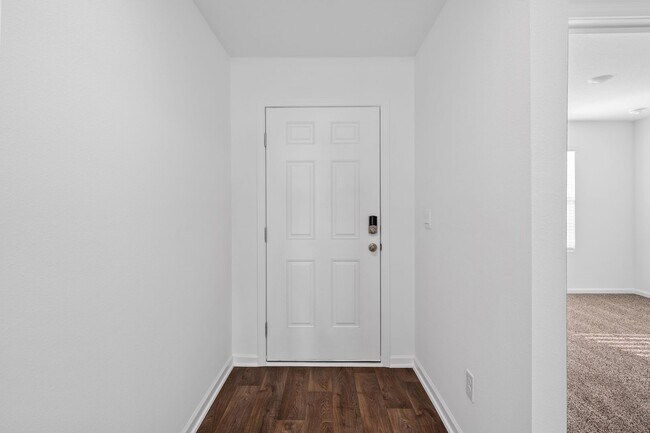 Building Photo - Almost New Home