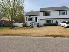 Building Photo - Deep Creek