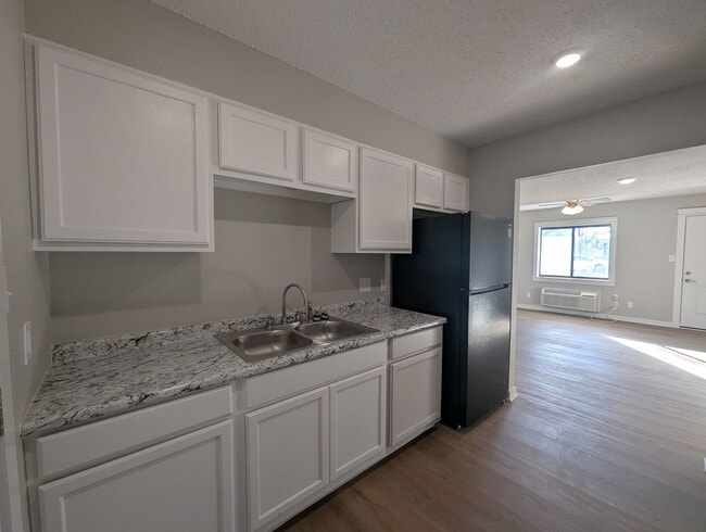 Building Photo - Remodeled Cove at Cave City