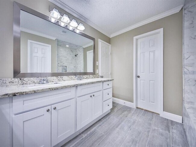 Building Photo - 10519 Laneview Dr