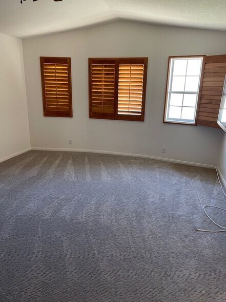 Building Photo - 53865 Avenida Mendoza