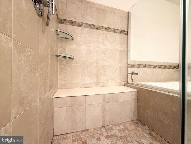 Building Photo - 308 Roarks Trail